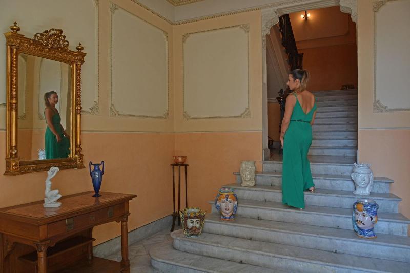 B&B Di Charme Camelie Palazzo Nicotra Riposto Exteriér fotografie
