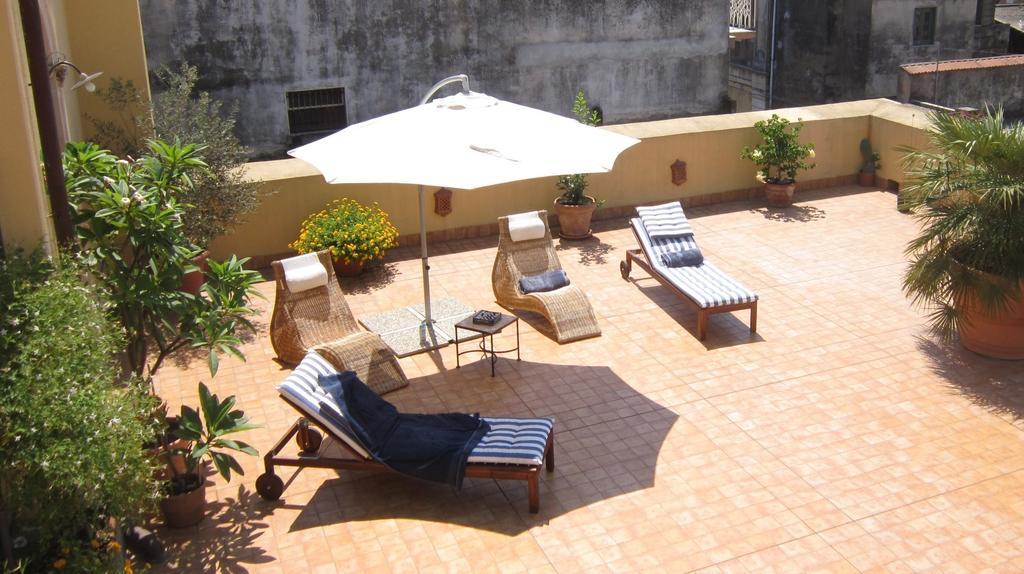 B&B Di Charme Camelie Palazzo Nicotra Riposto Exteriér fotografie