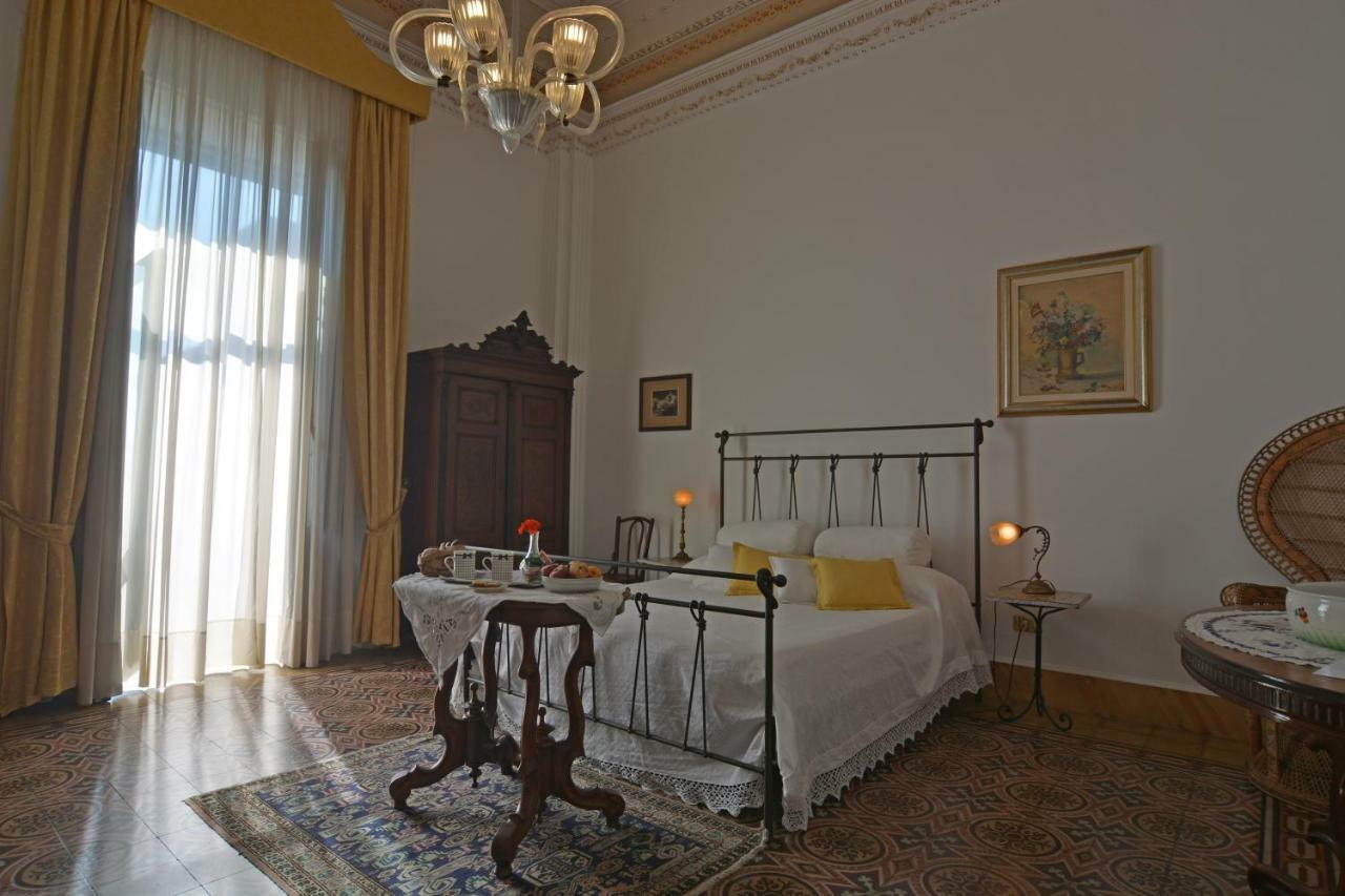 B&B Di Charme Camelie Palazzo Nicotra Riposto Exteriér fotografie
